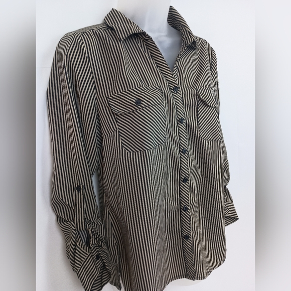 2/$30 STUDIO WORKS Black and White Striped Shirt (#1,095) - Picture 4 of 9